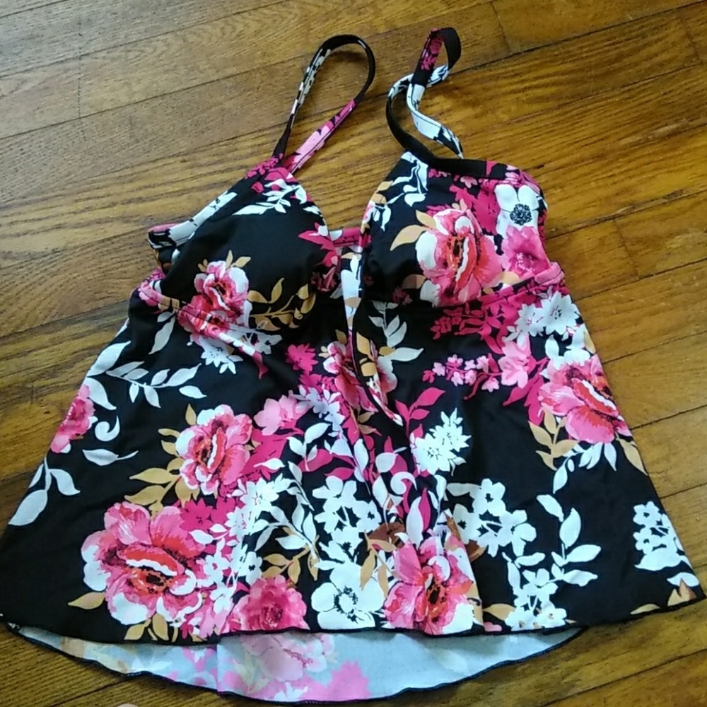 Takini Top Ladies Size 12